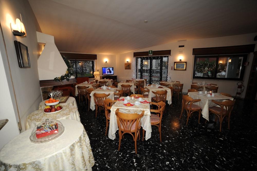 Hotel Svevia Altamura Buitenkant foto
